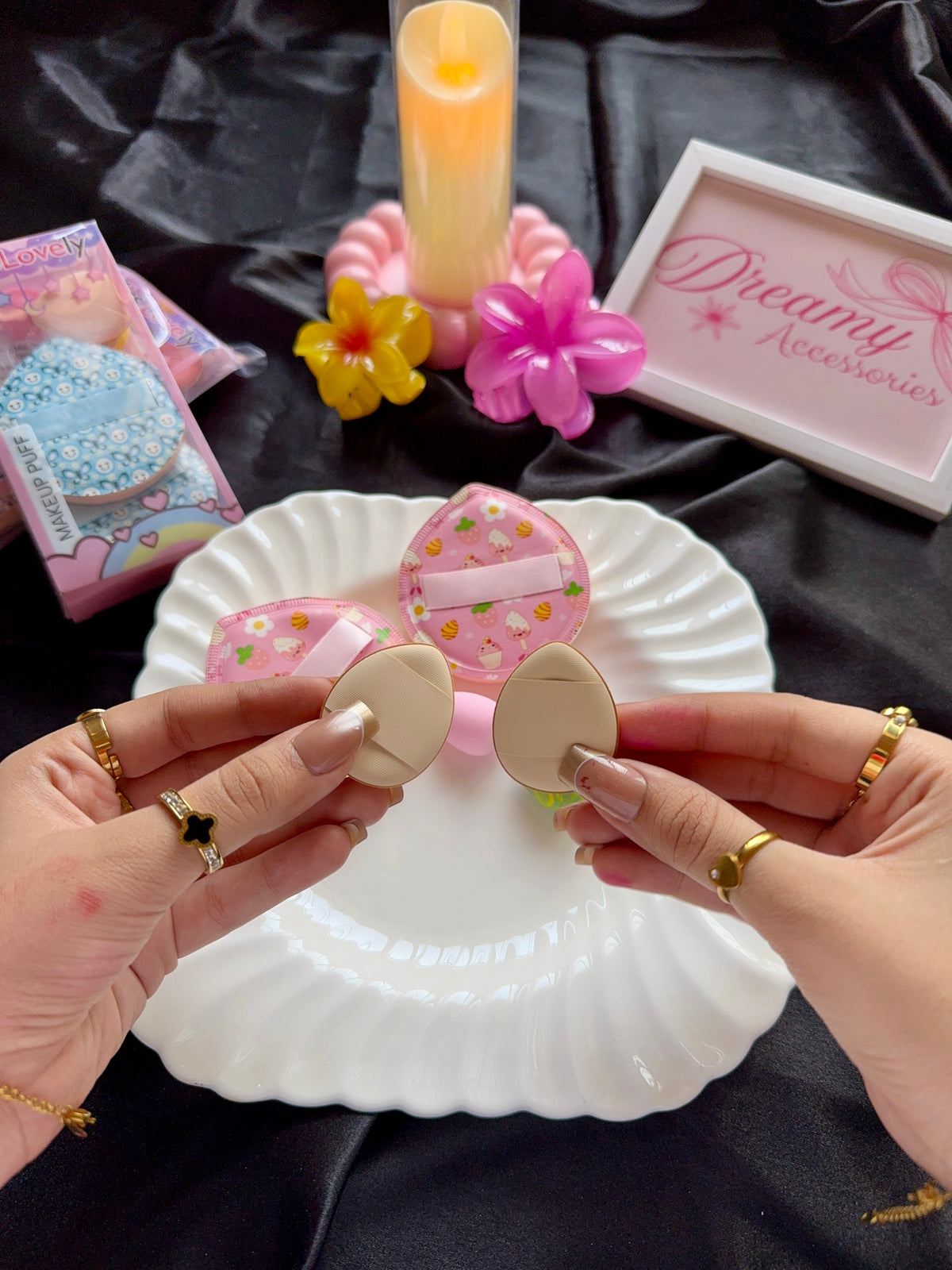 Kiss Lovely Printed Makeup Powder Puff & Mini Blender Set of 7