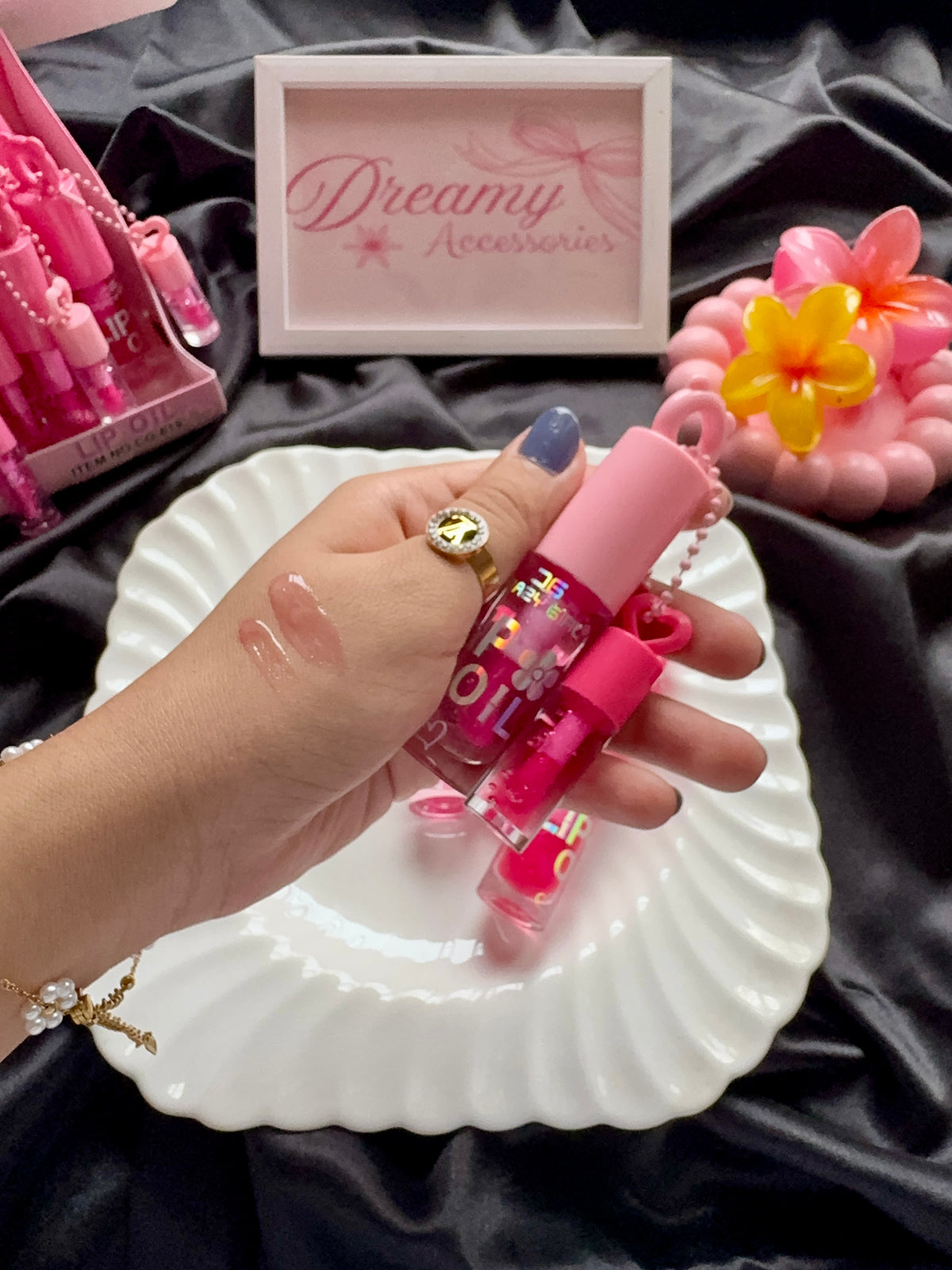 CG 2in1 Lip oils Long Lasting & waterproof 💞