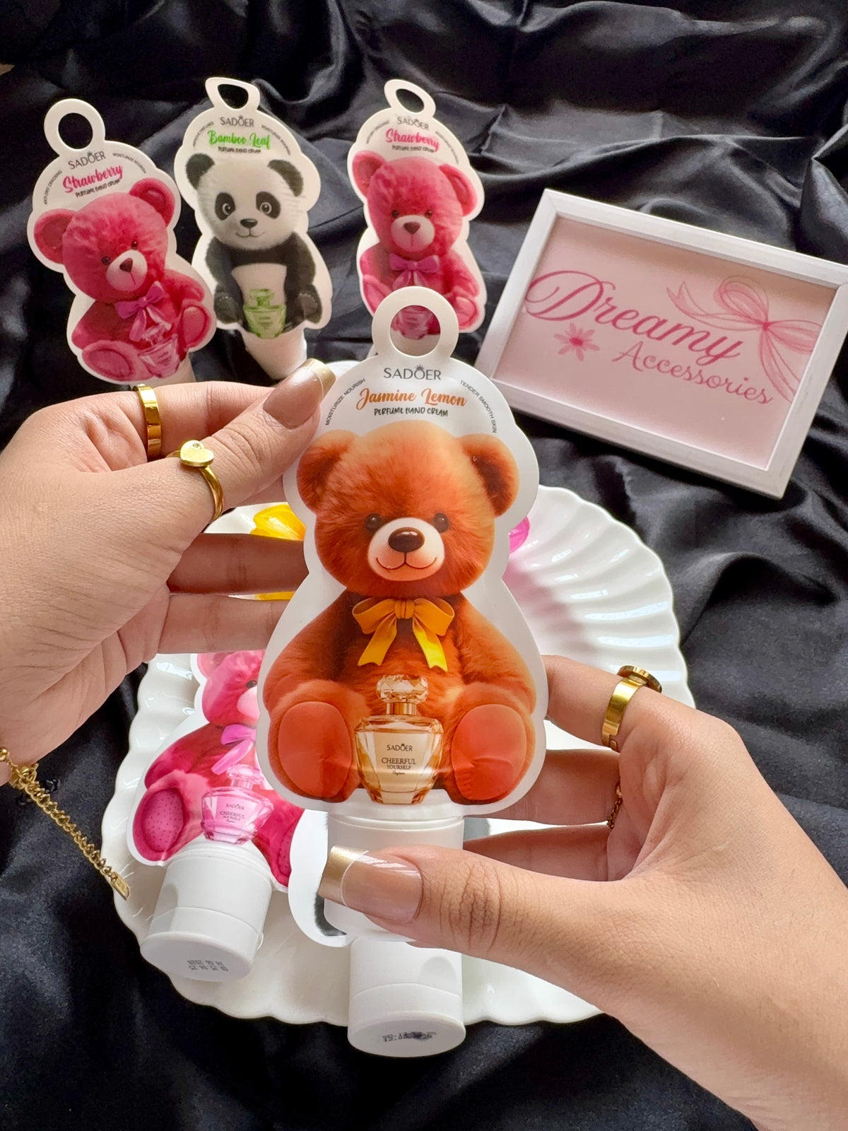1pc Sadoer Teddy Hand Cream