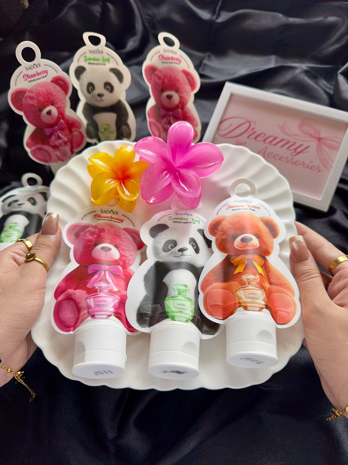 1pc Sadoer Teddy Hand Cream