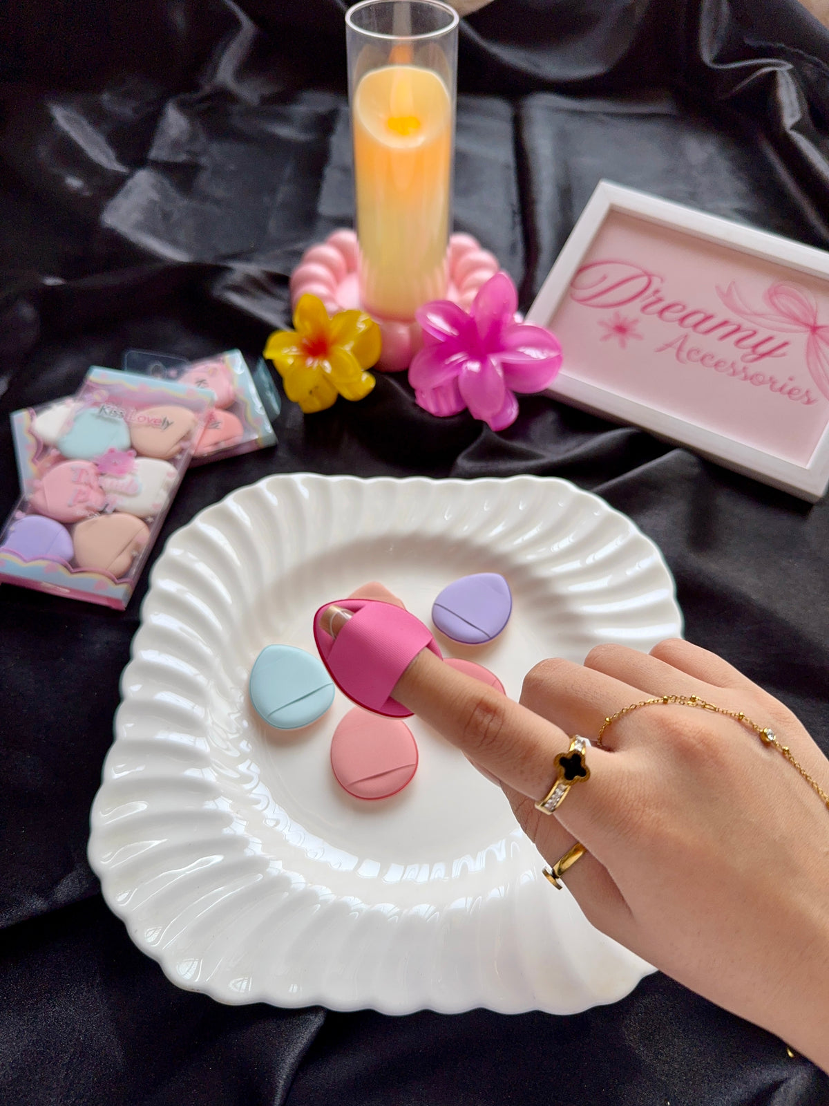 Kiss Lovely Mini Finger Powder Puff Set (6 Pcs)