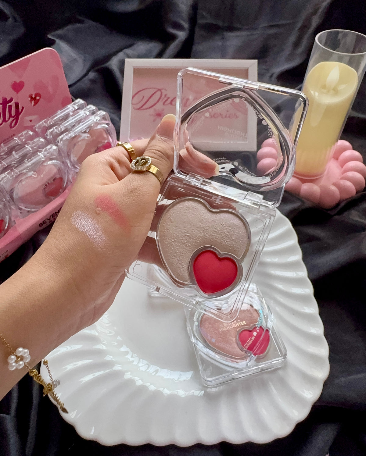 Sevencool 2in1 Highlighter & Blushon Pack 💞